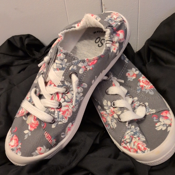 SO Shoes - Floral Gray Canvas Sneakers NWOT